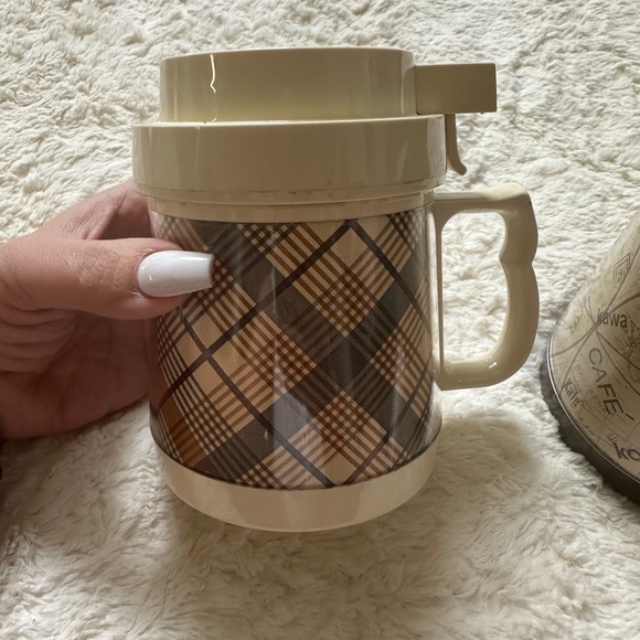 Set of Vintage 70’s cafe mugs - Picture 6 of 10